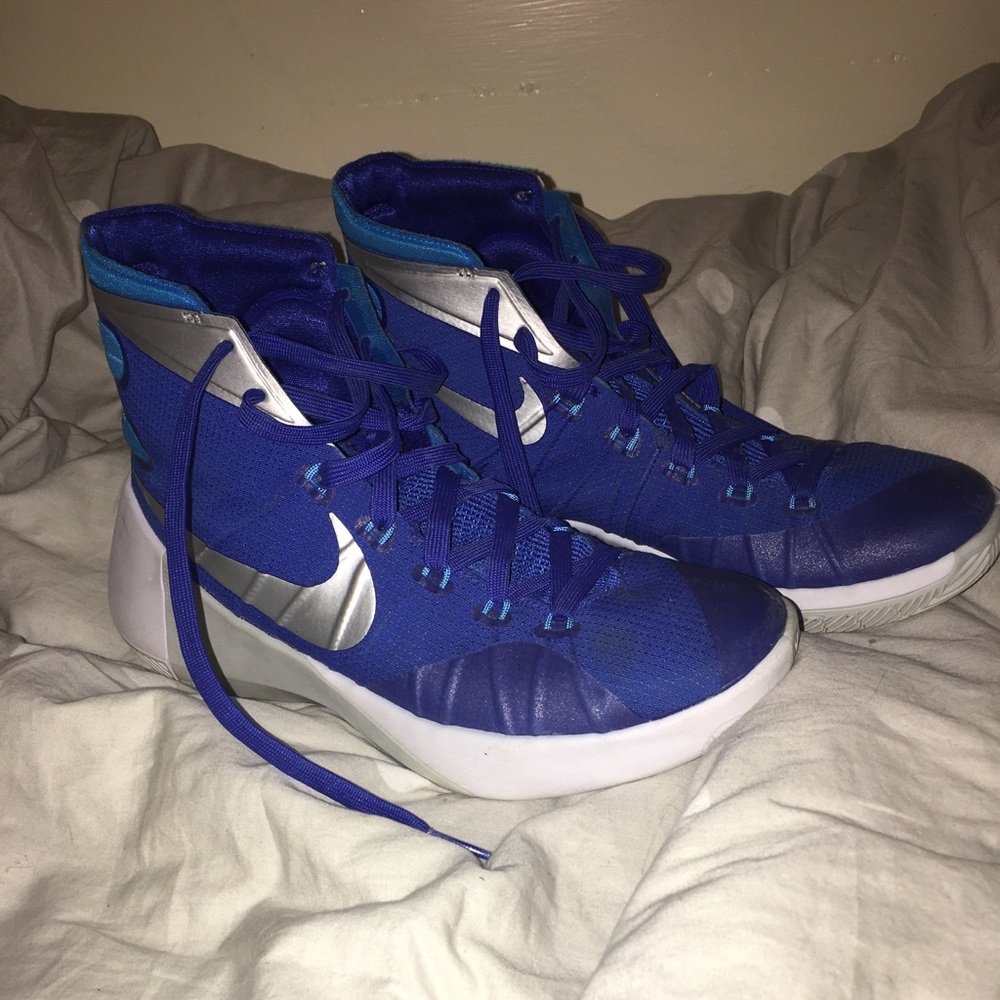 Blue Nike Hyperdunk Basketball Shoes
